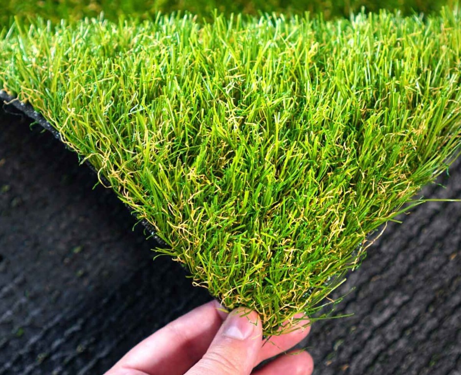 Pet-safe artificial grass with advanced drainage in Riverview, FL